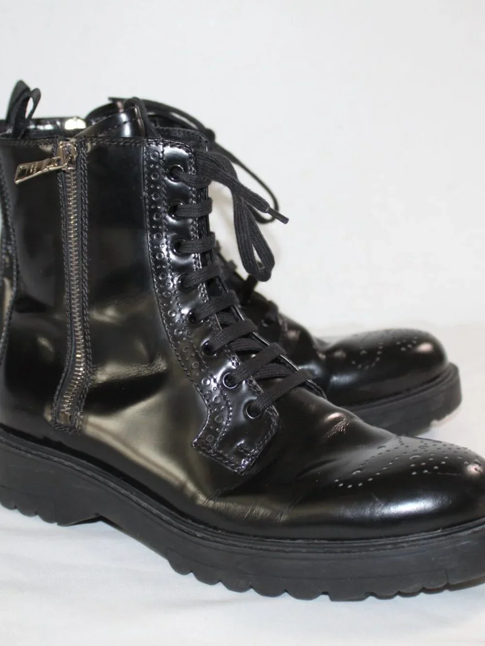 PRADA Wing Tip Brogue Combat Boots Black Leather Booties Lace Up Side Zip 39 - Picture 3 of 9